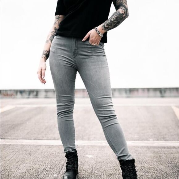 𝅺⭐️EARNEST Sewn Harlan 557 Foster Skinny Jeans⭐️ - Picture 1 of 8